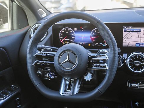 Used 2024 Mercedes-Benz GLA 35 AMG 4MATIC image 16