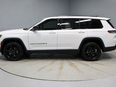 Used 2023 Jeep Grand Cherokee L Laredo AWD/4WD image 10