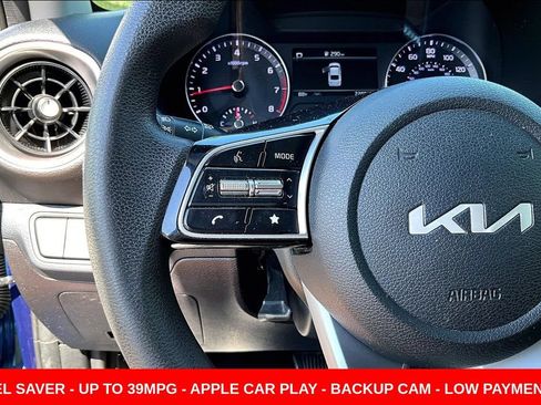 Used 2022 Kia Forte LXS FWD image 11