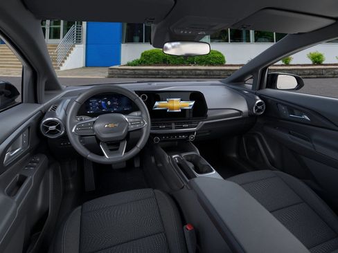 New 2026 Chevrolet Equinox EV LT image 15