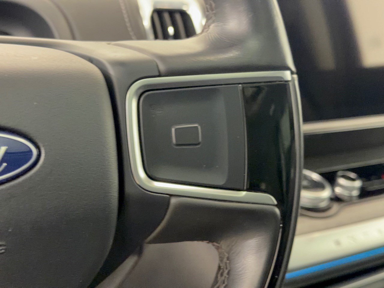 Used 2025 Ford Expedition Max Platinum AWD/4WD image 19