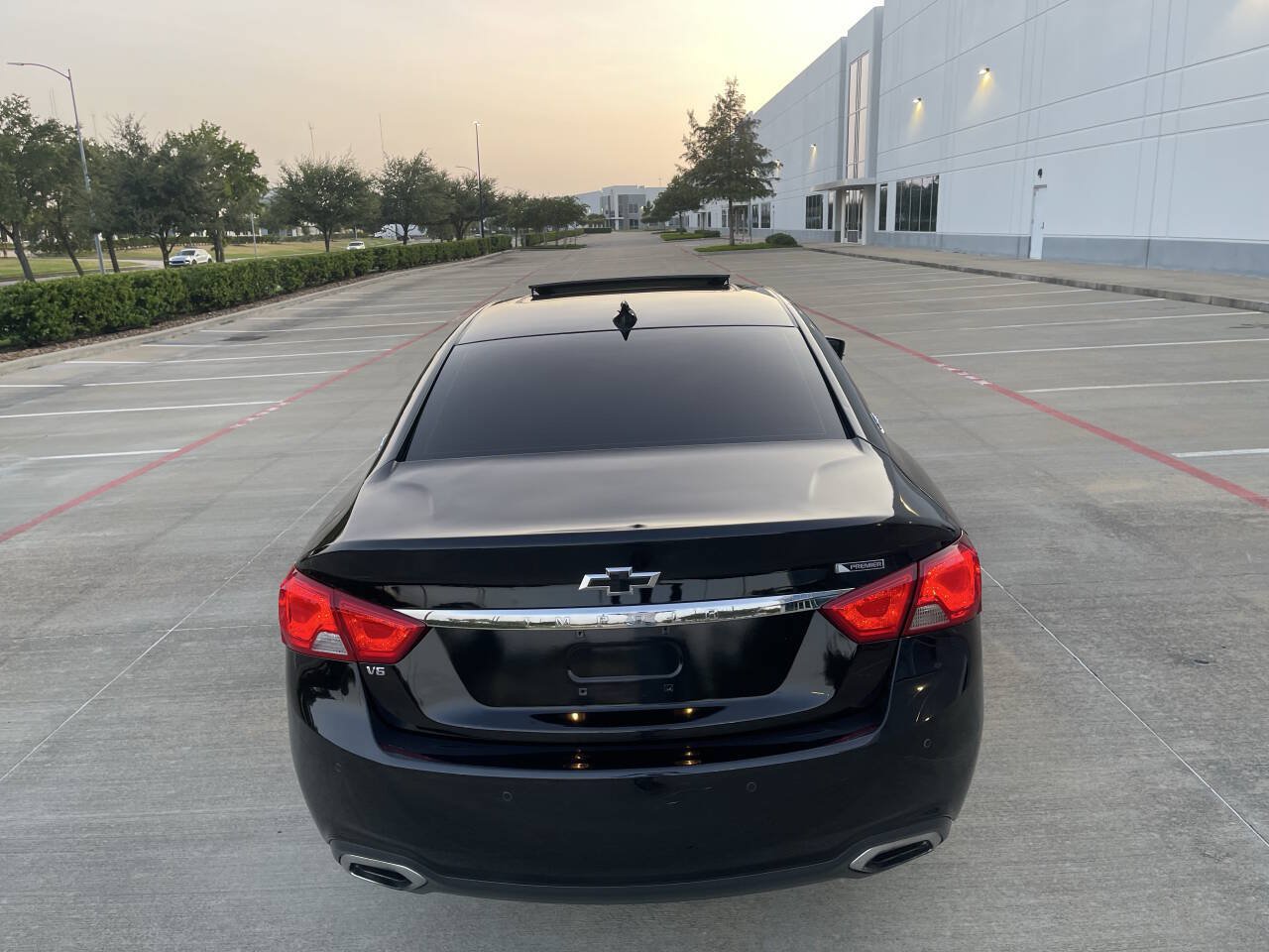 Used 2018 Chevrolet Impala Premier w/ Premier Confidence Package FWD image 18