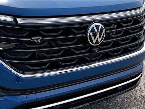 Used 2025 Volkswagen Atlas SEL Premium R-Line AWD/4WD image 29