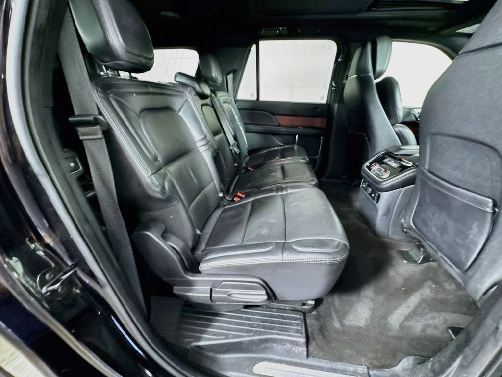 Used 2021 Lincoln Navigator L Reserve AWD/4WD image 37