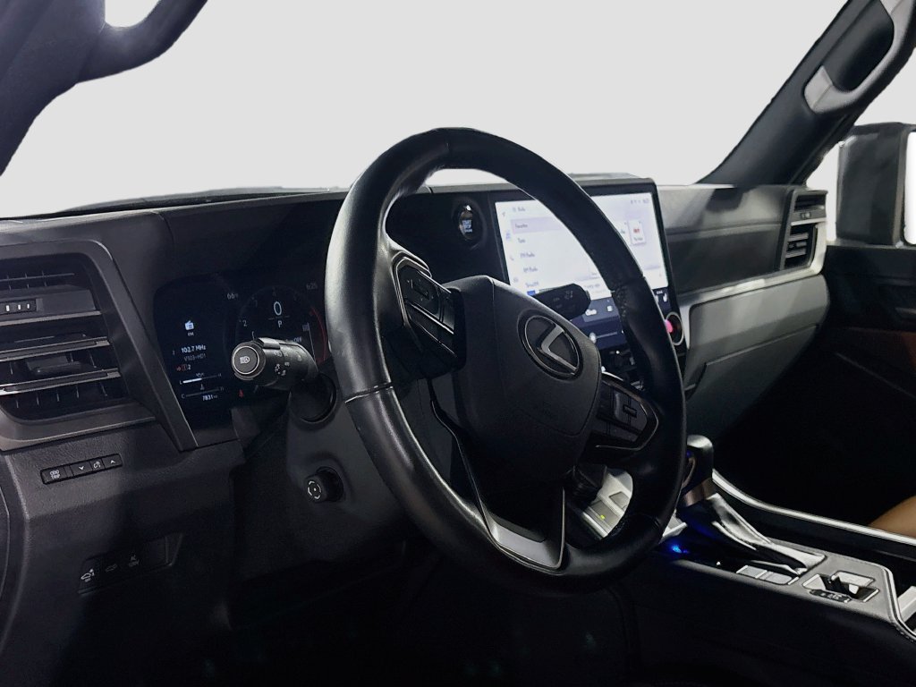 Used 2024 Lexus GX 550 w/ Cold Area Package AWD/4WD image 16