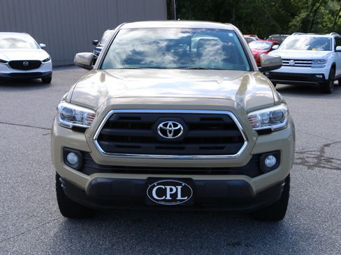 Used 2017 Toyota Tacoma SR5 w/ Tow Package AWD/4WD image 11