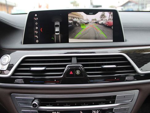 Used 2018 BMW 740i image 35