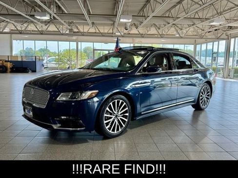 Used 2017 Lincoln Continental Select w/ Climate Package AWD/4WD image 4