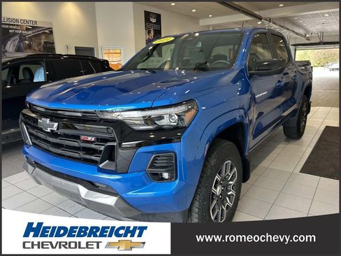 Used 2024 Chevrolet Colorado Z71 w/ Z71 Convenience Package 2 AWD/4WD image 6