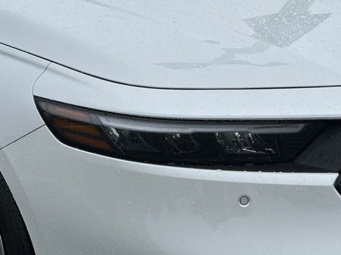 Used 2025 Honda Accord Touring image 11