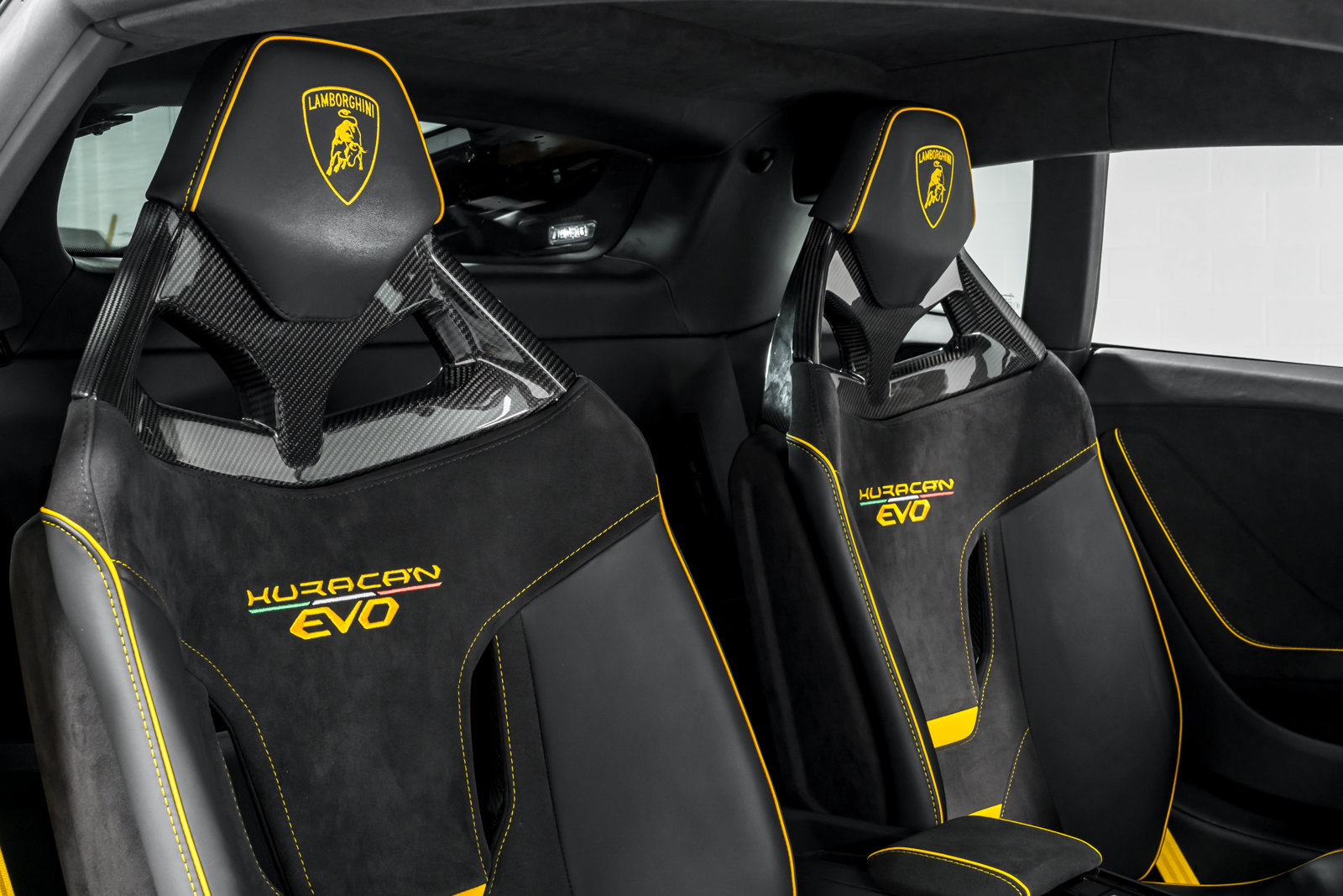 Used 2022 Lamborghini Huracan EVO RWD image 36