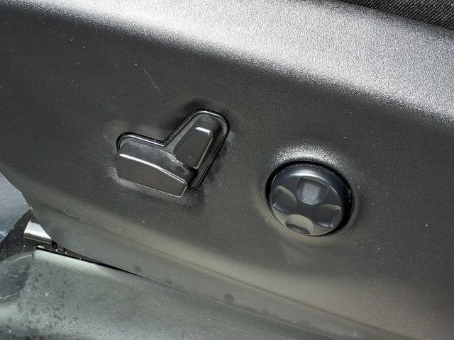 Used 2023 Chrysler Pacifica Limited FWD image 10