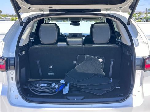 Certified 2024 MAZDA CX-90 Plug-In Hybrid w/ Preferred AWD/4WD image 23