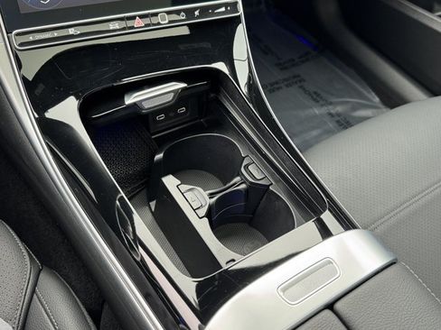 Used 2025 Mercedes-Benz C 300 Sedan image 20