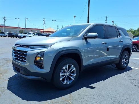 New 2026 Chevrolet Equinox LT w/ Convenience Package II FWD image 8