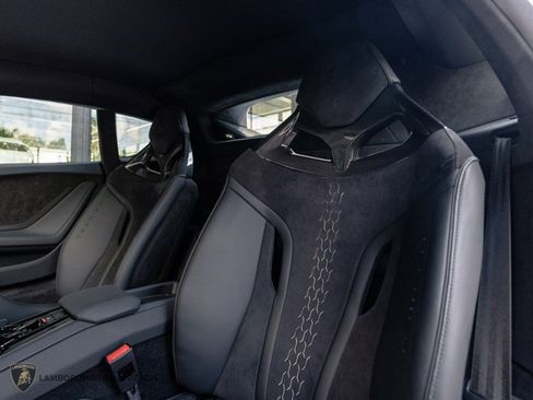 Used 2023 Lamborghini Huracan Tecnica image 22