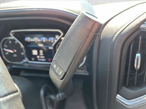 Used 2021 GMC Sierra 2500 Denali w/ Denali Black Diamond Edition AWD/4WD image 11