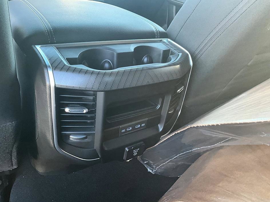 New 2027 RAM 3500 Big Horn AWD/4WD image 31