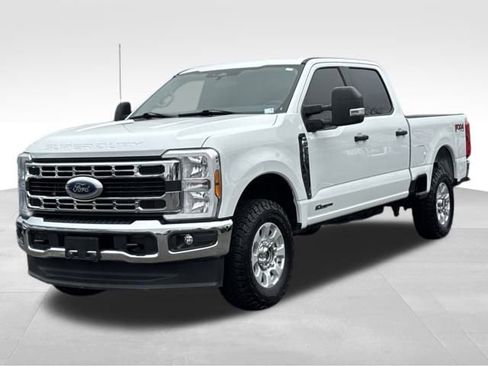 Used 2024 Ford F250 XLT w/ FX4 Off-Road Package image 2