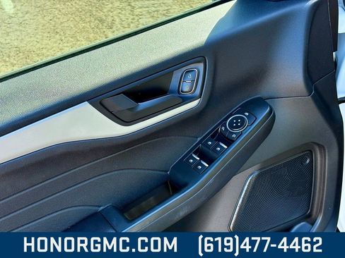 Used 2022 Ford Escape SE image 13