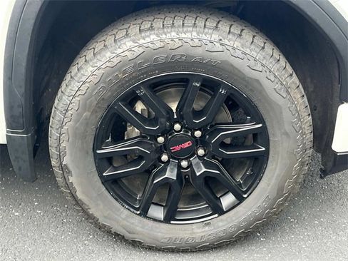 Used 2024 GMC Sierra 1500 Elevation image 9