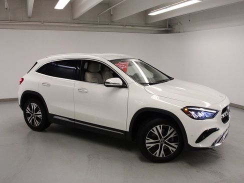 Certified 2025 Mercedes-Benz GLA 250 4MATIC image 4