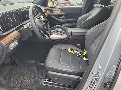 Used 2025 Mercedes-Benz GLE 350 4MATIC image 5