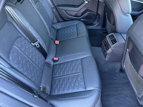 Used 2025 Audi RS 7 Performance w/ Black Optic Package image 38