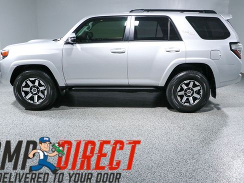 Used 2022 Toyota 4Runner TRD Off-Road Premium w/ Moonroof Package AWD/4WD image 10