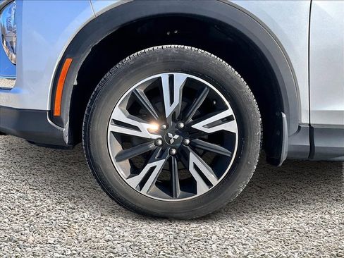 Used 2023 Mitsubishi Eclipse Cross SE image 9