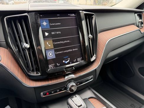 Used 2019 Volvo XC60 T5 Inscription w/ Protection Package Premier AWD/4WD image 12
