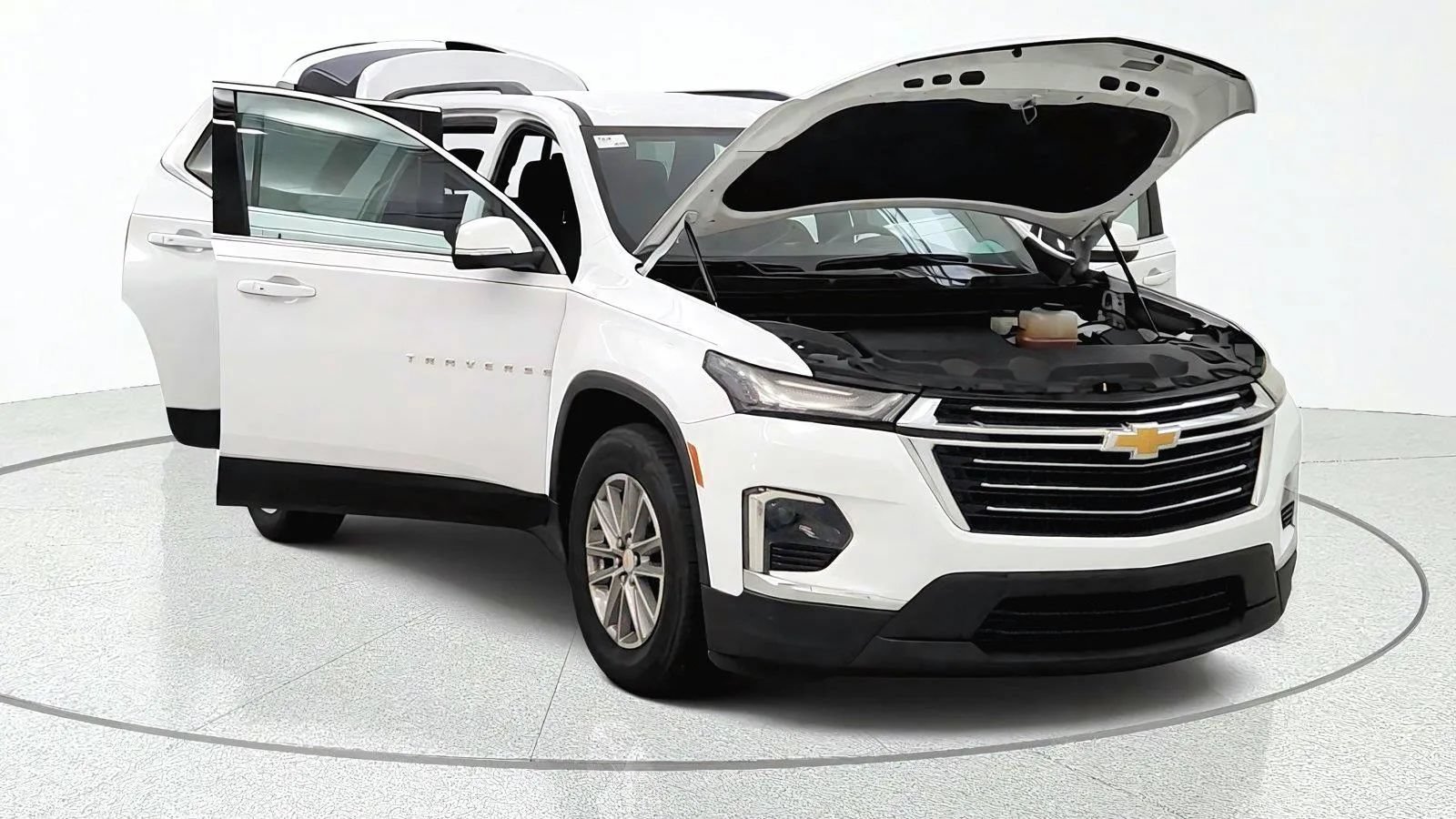 Used 2023 Chevrolet Traverse LT FWD image 12