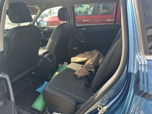 Used 2020 Volkswagen Tiguan SE AWD/4WD image 18