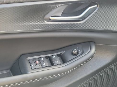 Certified 2025 Jeep Grand Cherokee Altitude RWD image 19