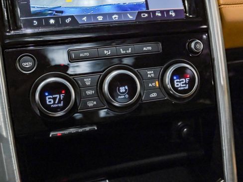 Used 2019 Land Rover Discovery HSE Luxury image 24