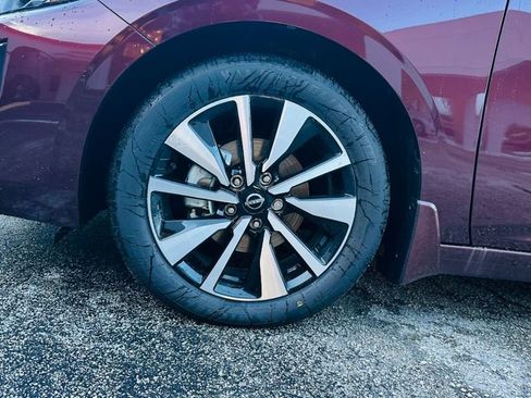 New 2025 Nissan Sentra SV w/ SV Premium Package image 11