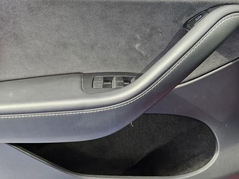 Used 2022 Tesla Model Y Long Range AWD/4WD image 13