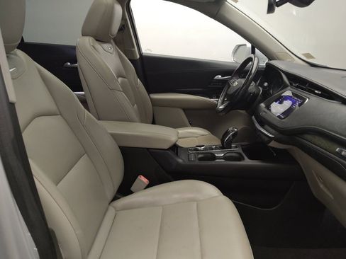 Used 2019 Cadillac XT4 Premium Luxury FWD image 21