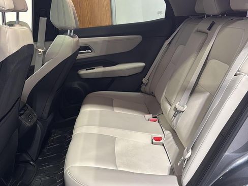 Used 2023 Nissan Ariya EVOLVE+ image 13