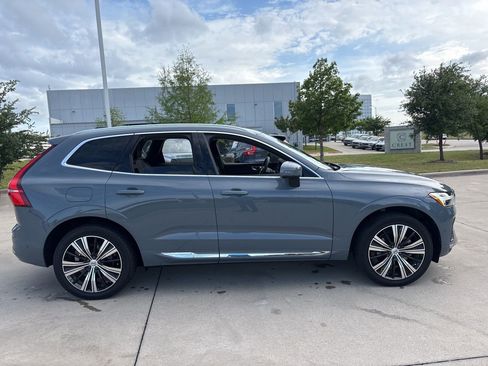 Used 2023 Volvo XC60 B5 Plus w/ Climate Package image 4