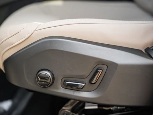 New 2026 Volvo XC60 B5 Plus w/ Climate Package image 37