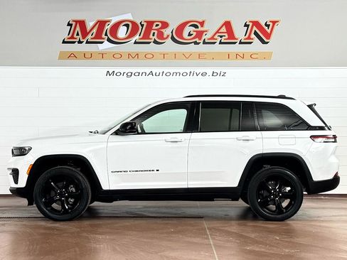 Used 2022 Jeep Grand Cherokee Altitude image 6