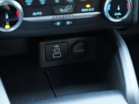 Used 2025 Ford Escape ST-Line image 34