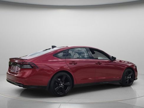 Used 2025 Honda Accord Sport image 7