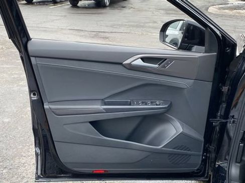 New 2026 Volkswagen Taos SE image 20