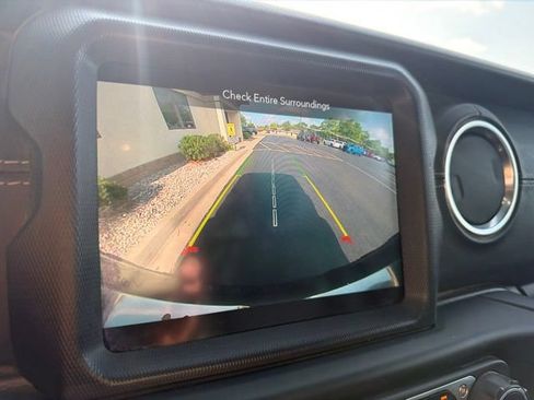 Used 2020 Jeep Wrangler Unlimited Sahara AWD/4WD image 21