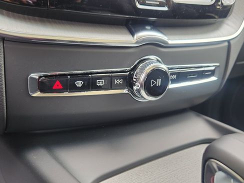 New 2025 Volvo XC60 B5 Plus w/ Protection Package Premier image 14