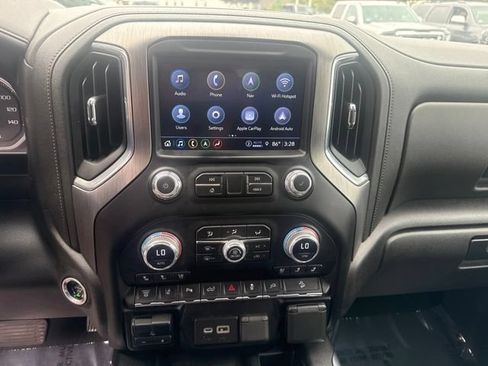Used 2023 GMC Sierra 2500 Denali w/ Denali Ultimate Package AWD/4WD image 17
