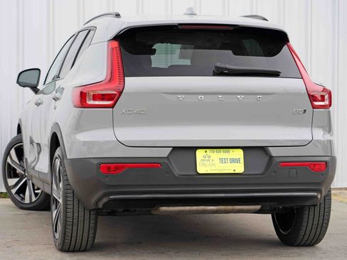 Used 2024 Volvo XC40 B5 Ultimate w/ Protection Package Premier image 6