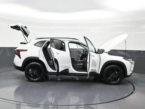Used 2024 Chevrolet Trax ACTIV w/ Sunroof Package FWD image 33